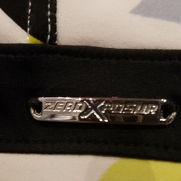 💕Zero Posur* Swim Top - Picture 4 of 5